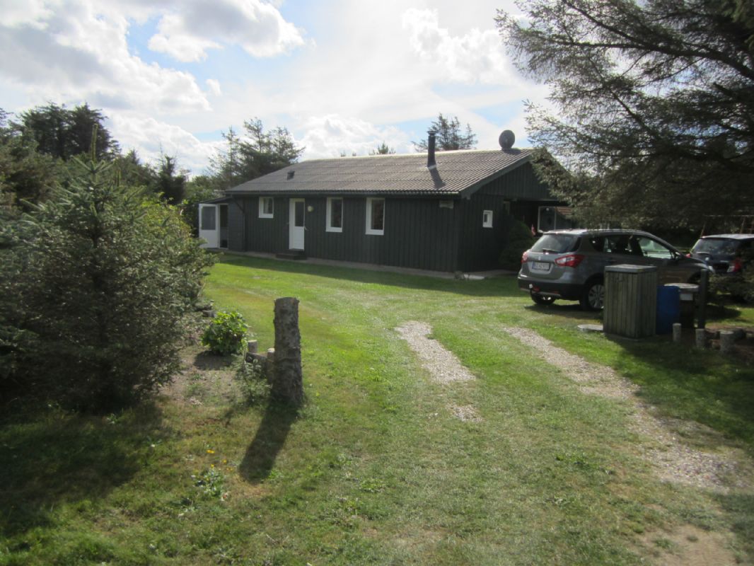 LKKEN - Cottage in calm area nearby  wonderful  beach.