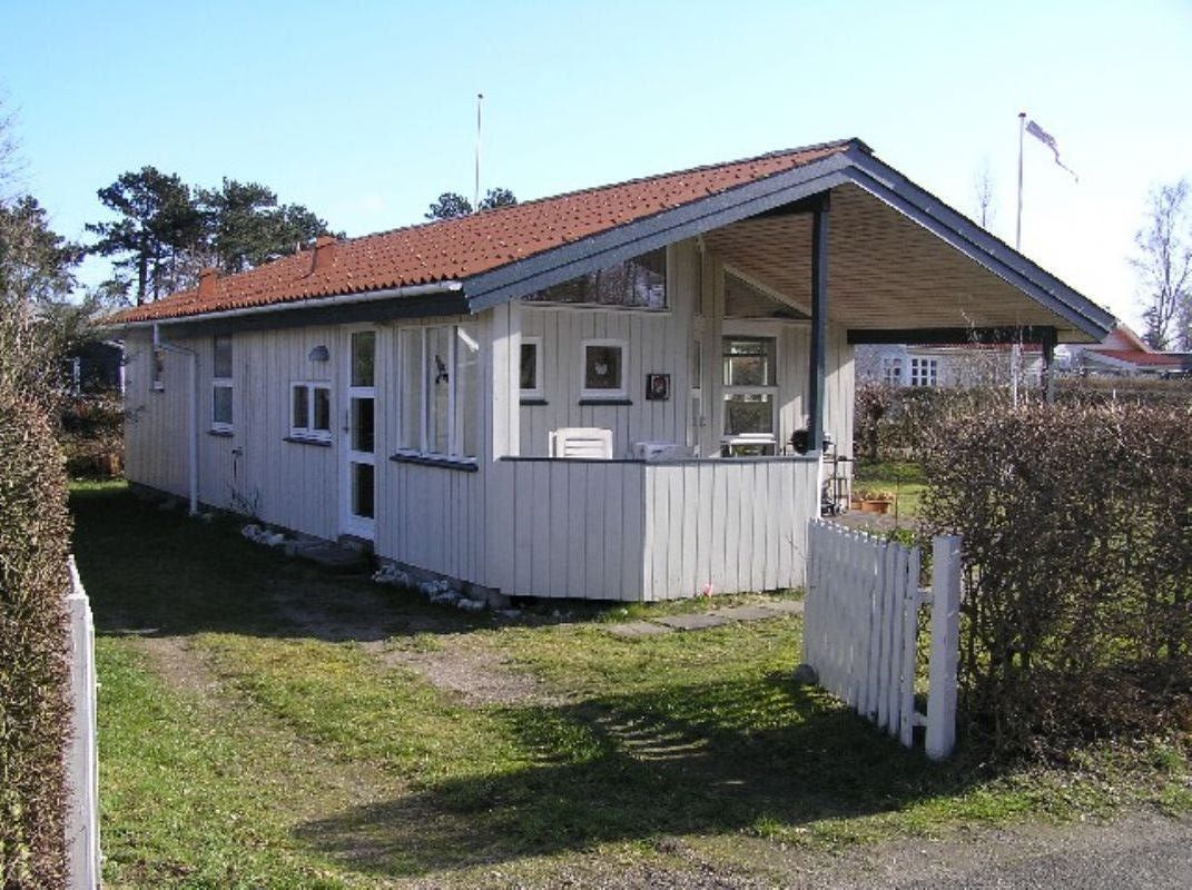 Holiday Cottage by Nyborg beach, golf, fishing and town. Good for winter vacation.