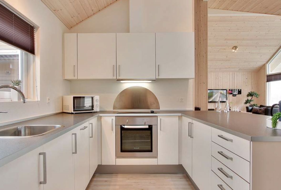 Stort k�kken med masser af udstyr