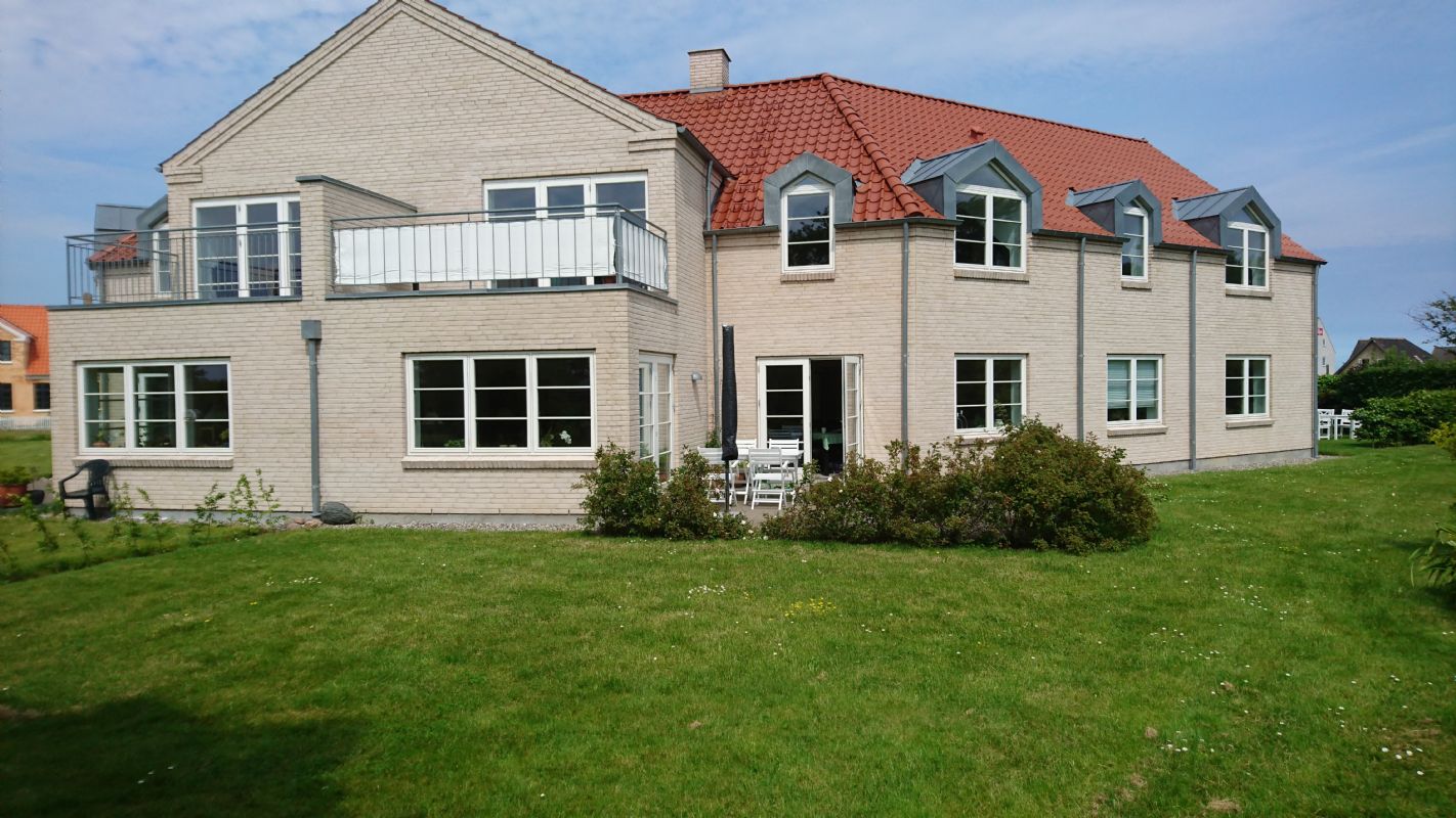 Ferielejligheden 1. sal set fra have-siden 